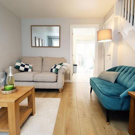 Relaxing 2-Bed Coastal Escape In Port Talbot Leilighet Eksteriør bilde
