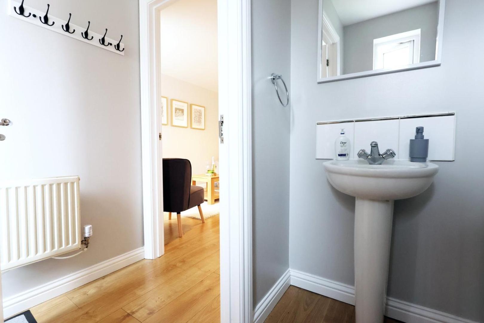 Relaxing 2-Bed Coastal Escape In Port Talbot Leilighet Eksteriør bilde