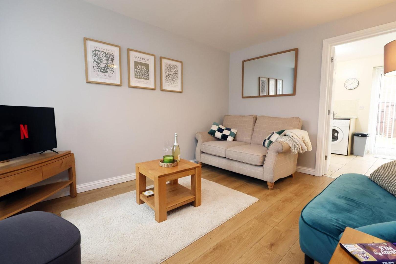 Relaxing 2-Bed Coastal Escape In Port Talbot Leilighet Eksteriør bilde