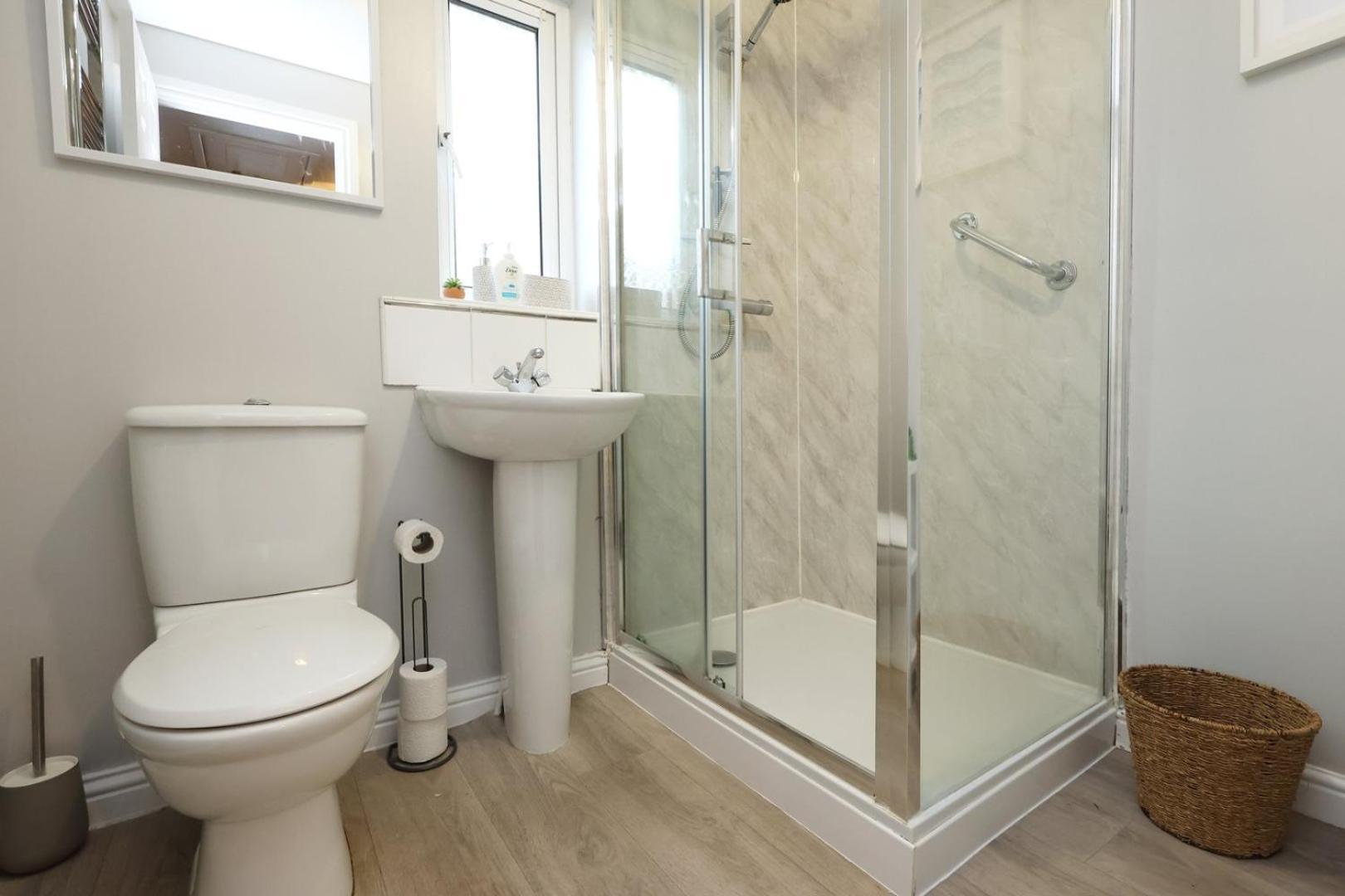 Relaxing 2-Bed Coastal Escape In Port Talbot Leilighet Eksteriør bilde
