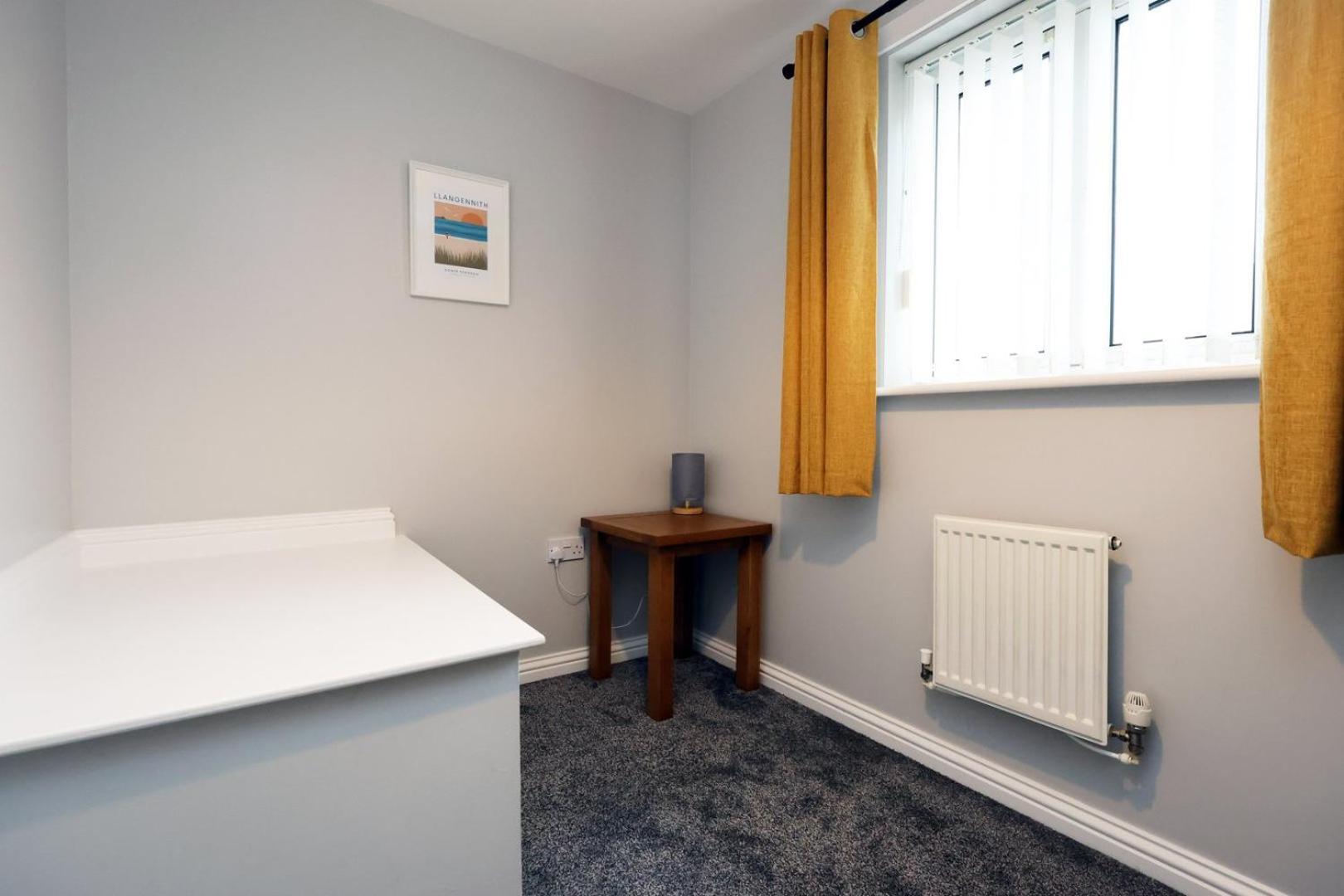 Relaxing 2-Bed Coastal Escape In Port Talbot Leilighet Eksteriør bilde