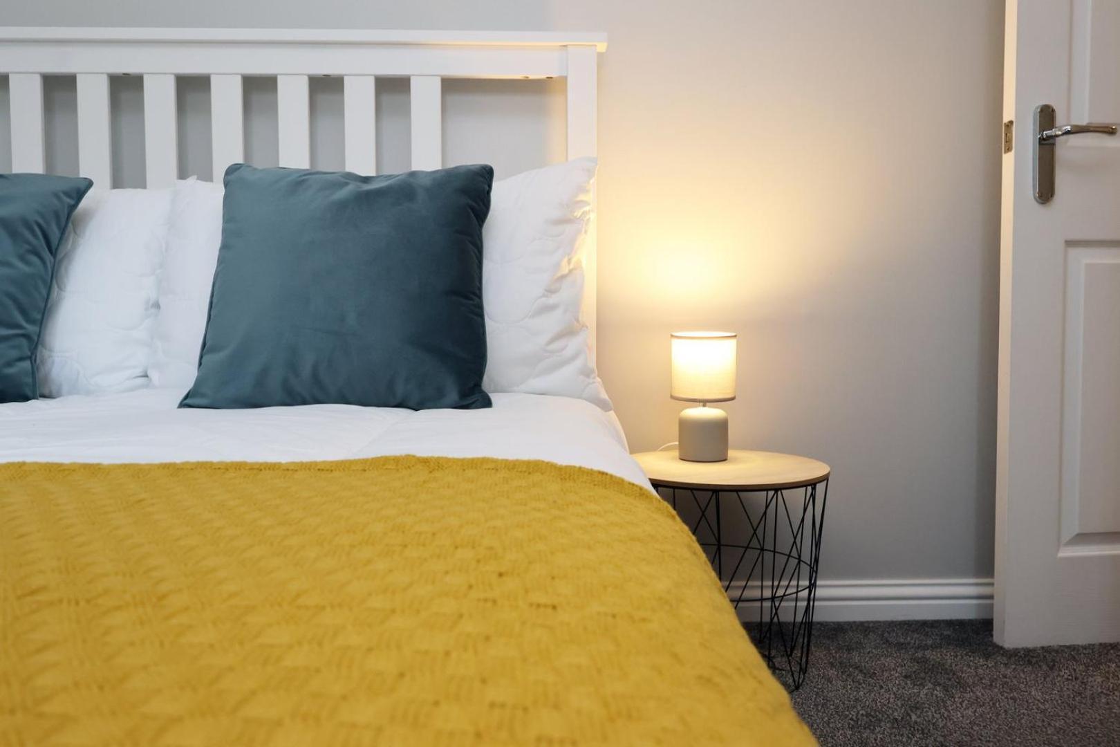 Relaxing 2-Bed Coastal Escape In Port Talbot Leilighet Eksteriør bilde
